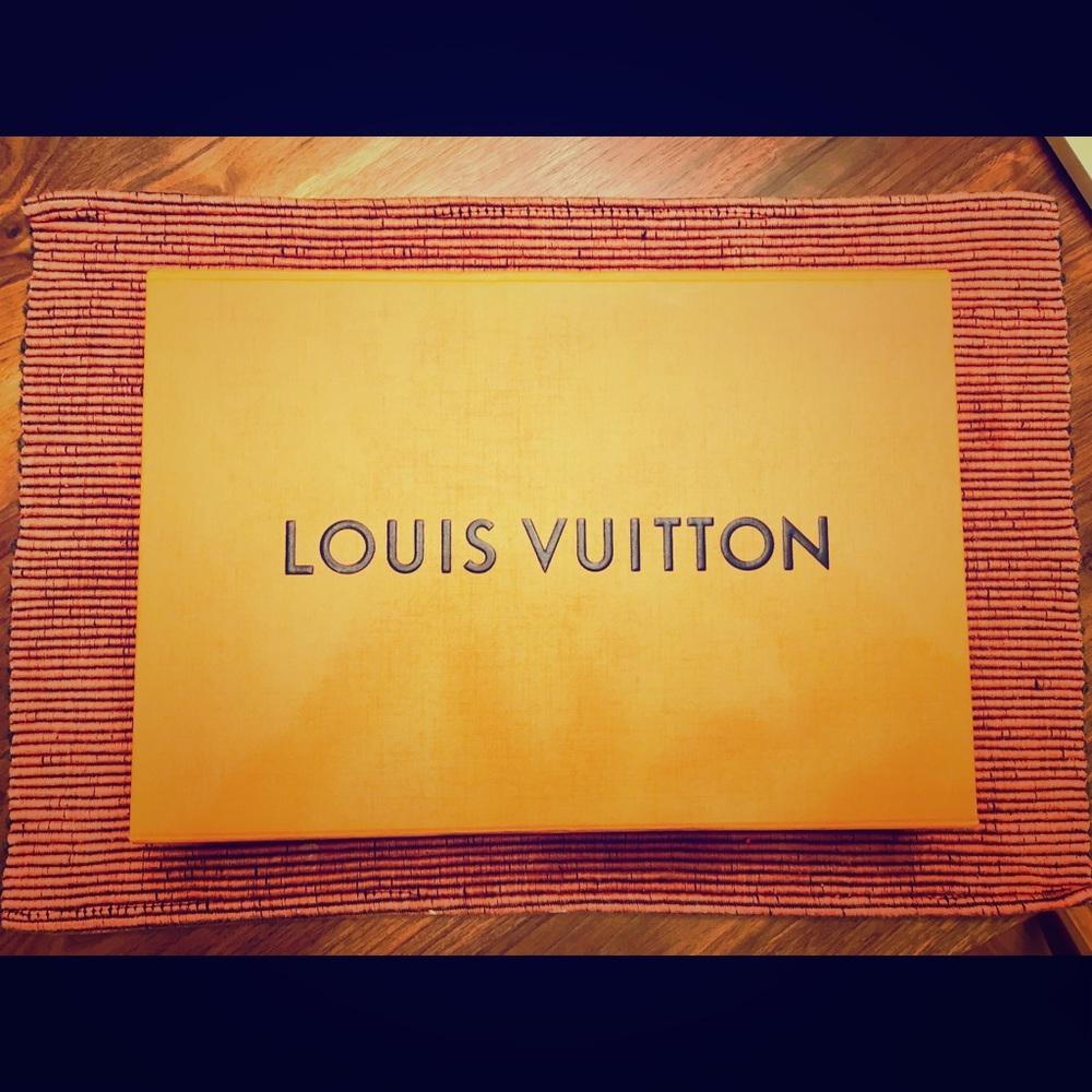 LOUIS VUITTON Eva Clutch